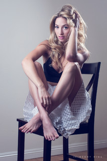 Brooke Butler feet photo thumbnail