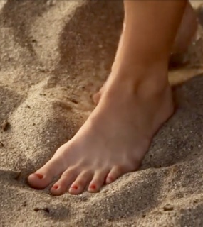 Brooke Butler feet photo thumbnail