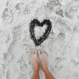 Brooke Butler feet photo thumbnail