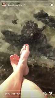 Brooke Butler feet photo thumbnail