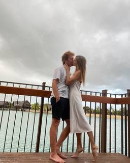 Brooke Butler feet photo thumbnail