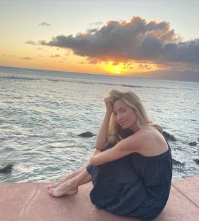 Brooke Butler feet photo thumbnail