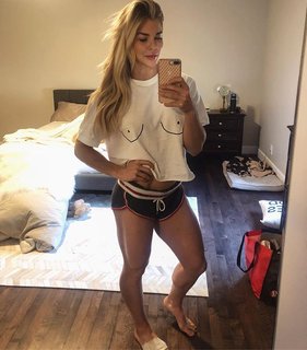 Brooke Ence feet photo 2