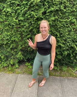Brooke Henderson feet photo 4