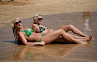 Brooke Hogan feet photo thumbnail