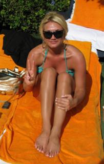 Brooke Hogan feet photo thumbnail