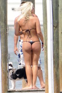 Brooke Hogan feet photo thumbnail