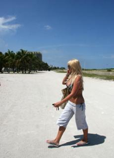 Brooke Hogan feet photo thumbnail
