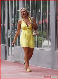 Brooke Hogan feet photo thumbnail