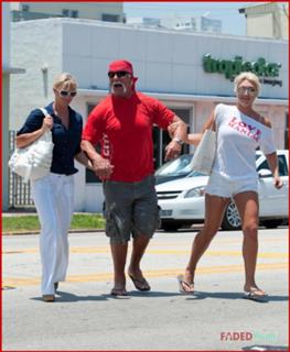 Brooke Hogan feet photo thumbnail