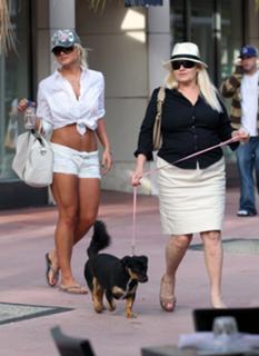 Brooke Hogan feet photo thumbnail