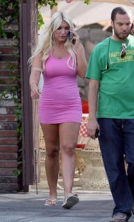 Brooke Hogan feet photo thumbnail