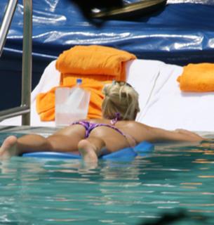 Brooke Hogan feet photo thumbnail