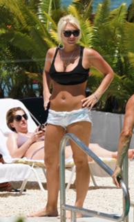 Brooke Hogan feet photo thumbnail