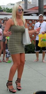 Brooke Hogan feet photo thumbnail