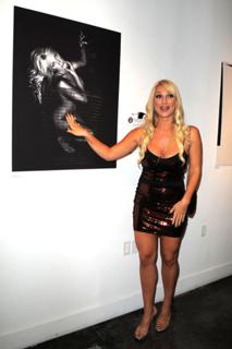 Brooke Hogan feet photo thumbnail