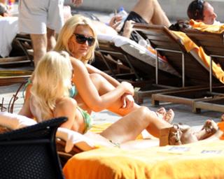 Brooke Hogan feet photo thumbnail