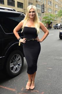 Brooke Hogan feet photo thumbnail