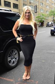 Brooke Hogan feet photo thumbnail