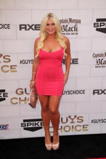 Brooke Hogan feet photo thumbnail