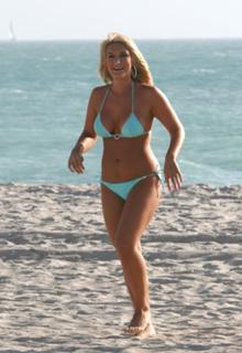 Brooke Hogan feet photo thumbnail