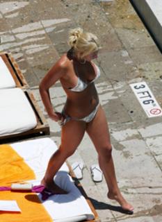 Brooke Hogan feet photo thumbnail