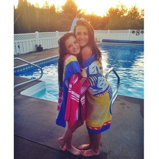 Brooke Hyland feet photo 9