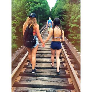 Brooke Hyland feet photo 8