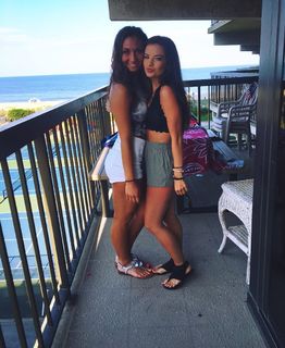 Brooke Hyland feet photo 1
