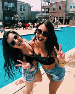 Brooke Hyland feet photo 8