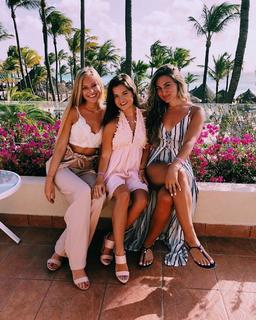 Brooke Hyland feet photo 1