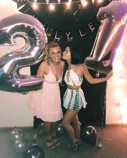 Brooke Hyland feet photo 18
