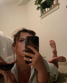 Brooke Hyland feet photo 8