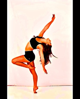 Brooke Hyland feet photo 12