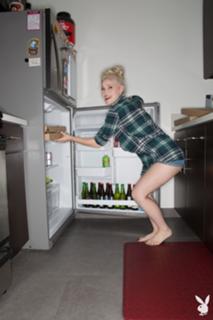 Brooke Leigh Lawson feet photo thumbnail