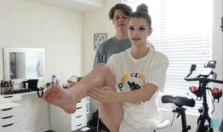 Brooke Monk feet photo thumbnail
