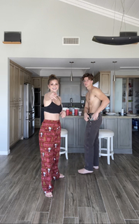 Brooke Monk feet photo thumbnail