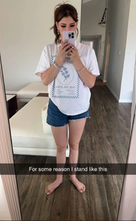 Brooke Monk feet photo thumbnail