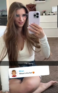 Brooke Monk feet photo thumbnail