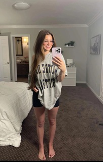 Brooke Monk feet photo thumbnail