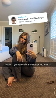 Brooke Monk feet photo thumbnail