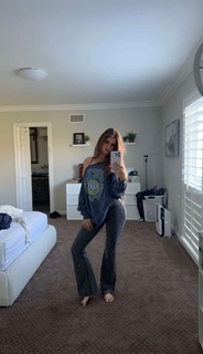 Brooke Monk feet photo thumbnail