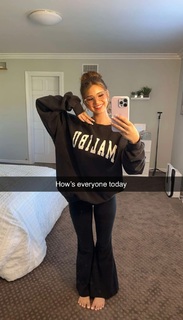 Brooke Monk feet photo thumbnail