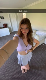 Brooke Monk feet photo thumbnail