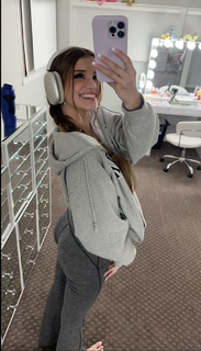 Brooke Monk feet photo thumbnail