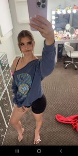 Brooke Monk feet photo thumbnail