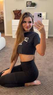 Brooke Monk feet photo thumbnail