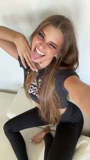 Brooke Monk feet photo thumbnail