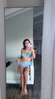 Brooke Monk feet photo thumbnail