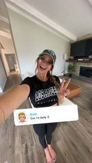 Brooke Monk feet photo thumbnail